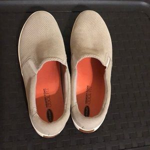 Women’s Slip on Tennis Shoes